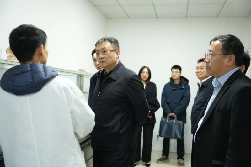 山東省供銷合作社聯(lián)合社黨組書(shū)記、理事會(huì)主任張傳忠一行蒞臨公司調(diào)研交流