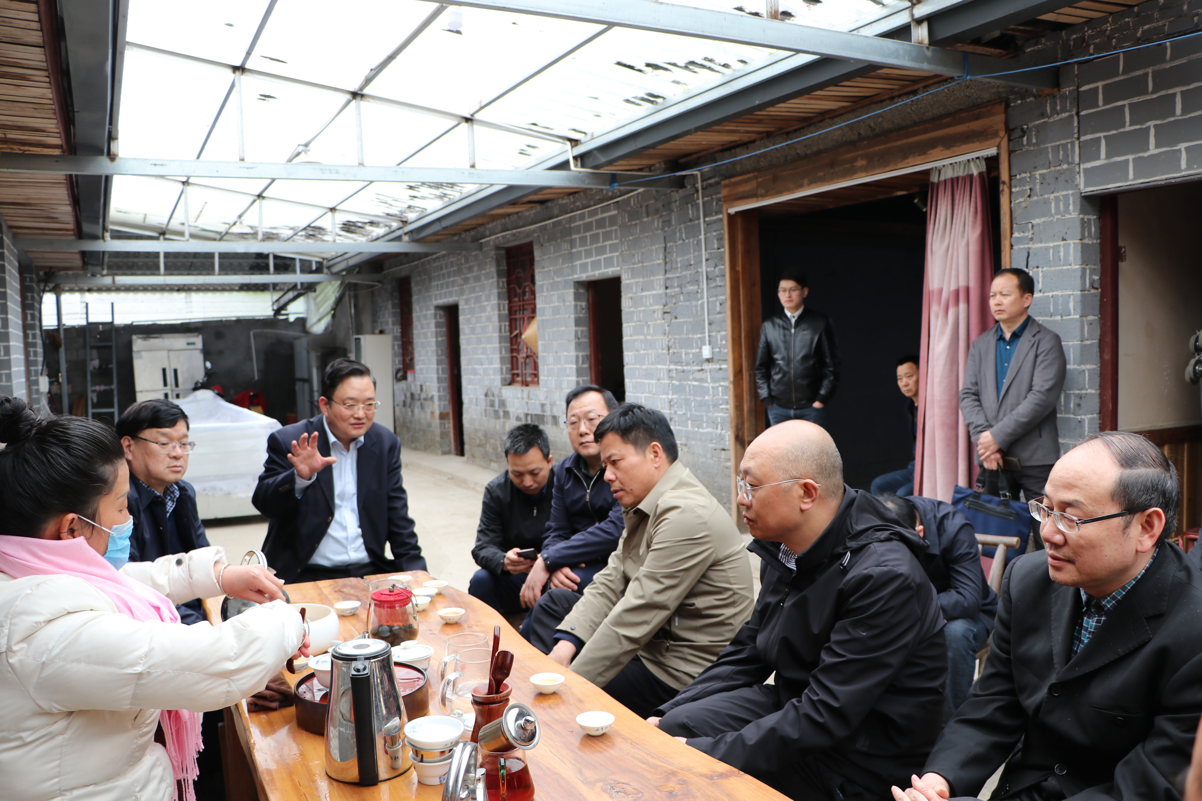 歐程遠(yuǎn)、朱用文等領(lǐng)導(dǎo)調(diào)研集團(tuán) 天子山御茶園有限公司