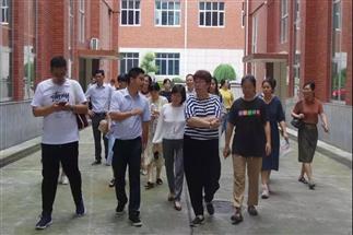 中國人民大學(xué)茶道哲學(xué)研究所湖南茶文化考察團(tuán)一行赴集團(tuán)白沙溪茶廠、益陽茶廠、君山茶業(yè)考察調(diào)研